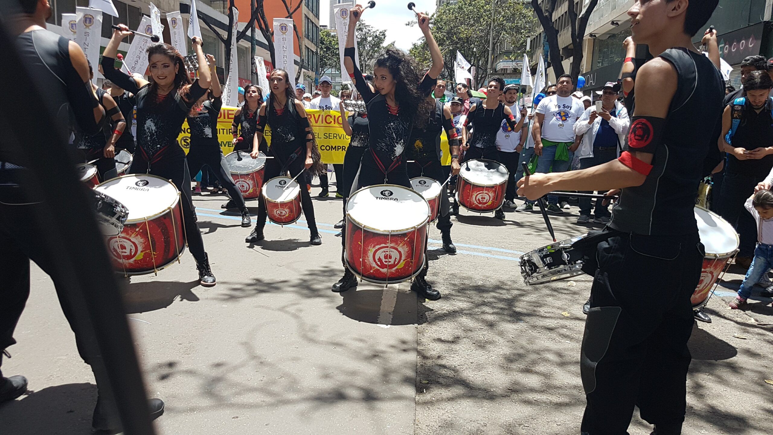 la concurrencia múltiple como acto revolucionario en la construcción de la paz total.